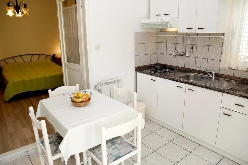 Apartment Plava Plaza Vodice Exteriör bild